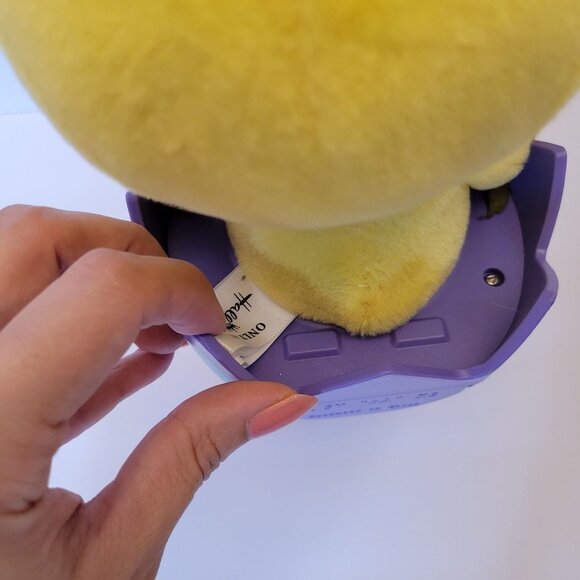 Hallmark Easter Tip ‘n’ Fall Tweety Bird Looney Tunes Sound Motion Plush - Picture 10 of 10